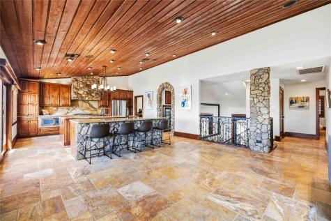 512 Harbor Drive Spicewood TX 78669