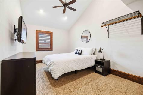 512 Harbor Drive Spicewood TX 78669