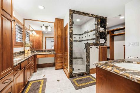 512 Harbor Drive Spicewood TX 78669