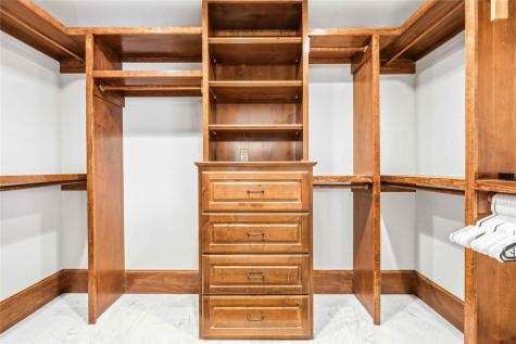 512 Harbor Drive Spicewood TX 78669