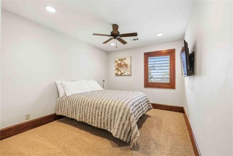 512 Harbor Drive Spicewood TX 78669