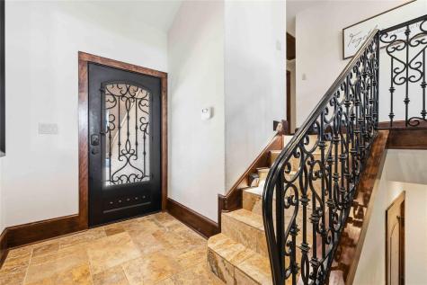 512 Harbor Drive Spicewood TX 78669