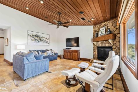 512 Harbor Drive Spicewood TX 78669