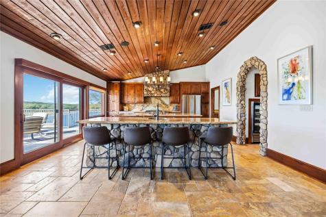 512 Harbor Drive Spicewood TX 78669
