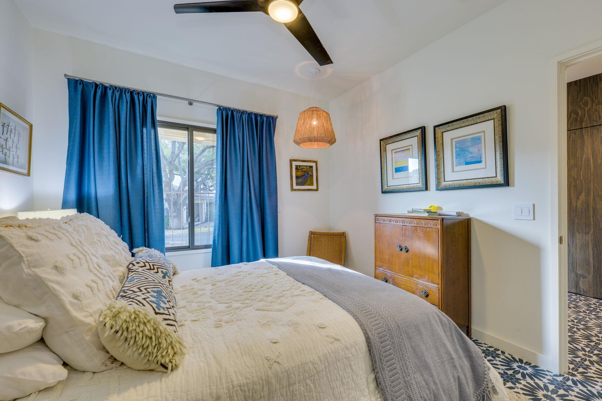 6820 N Cypress Point Austin TX 78746