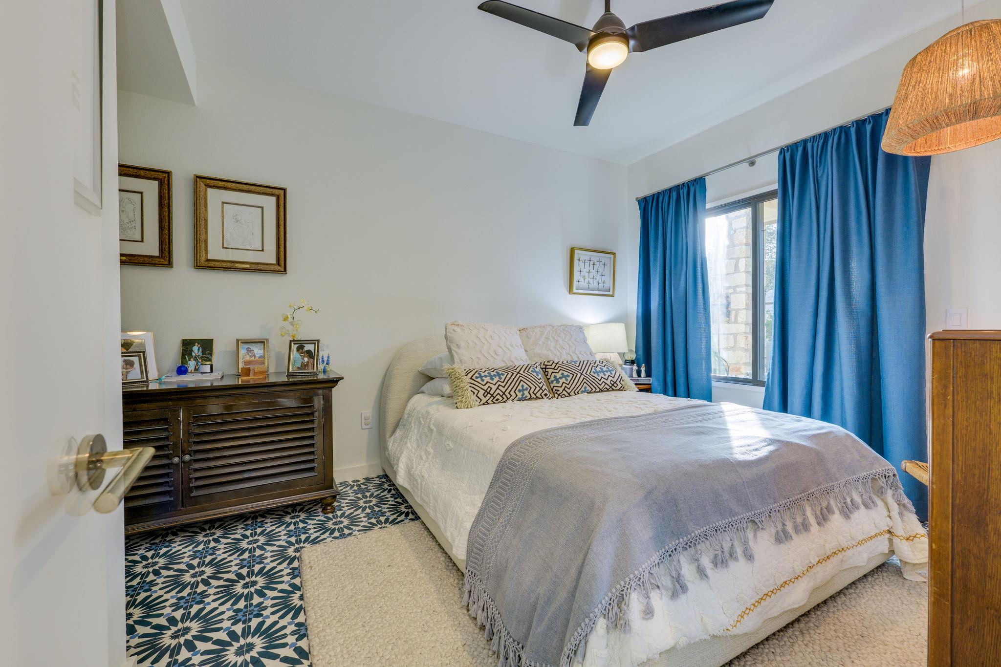 6820 N Cypress Point Austin TX 78746