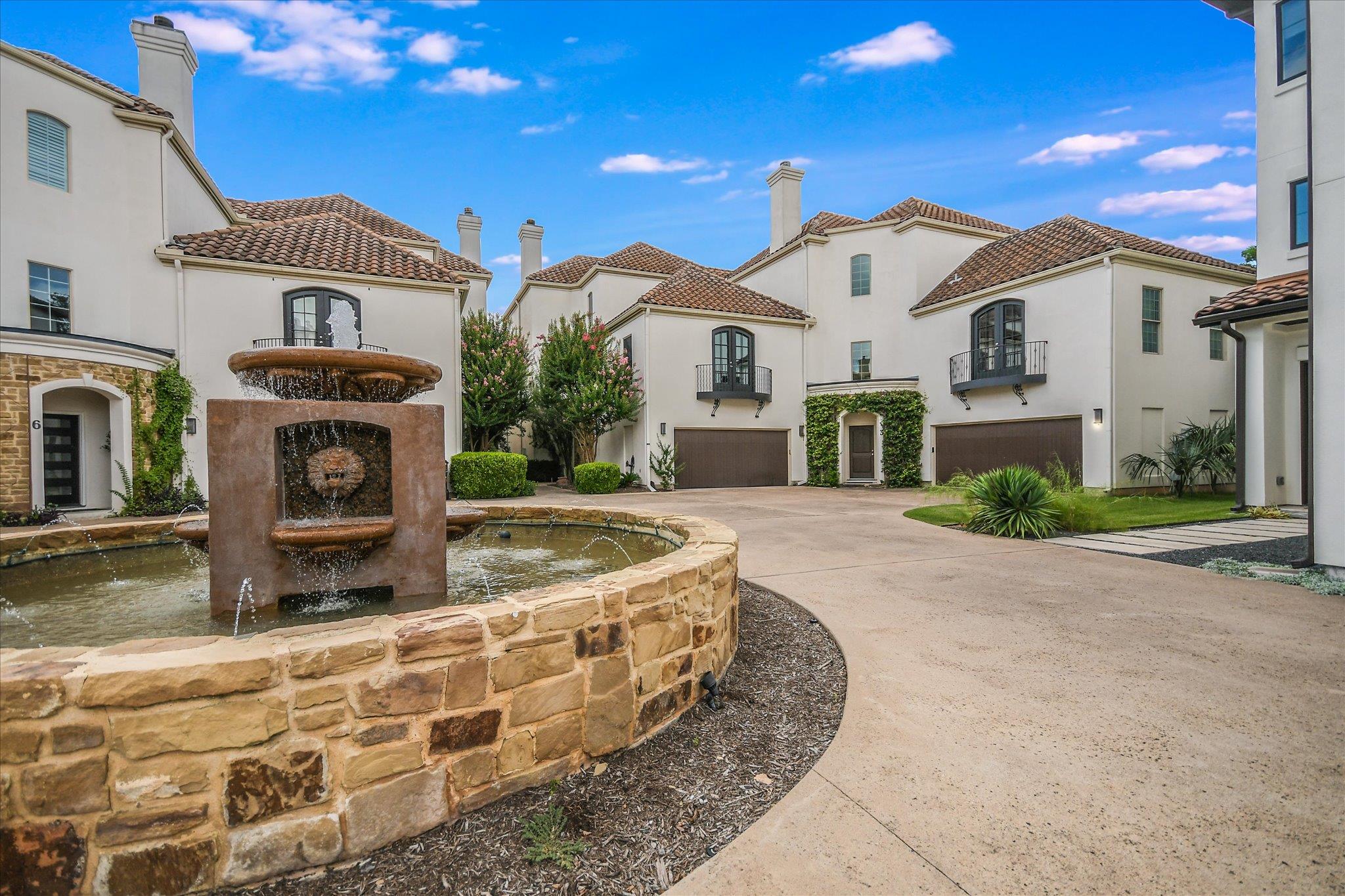 1910 Rue De St Tropez Austin TX 78746