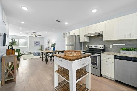 909 Reinli Street Austin TX 78751