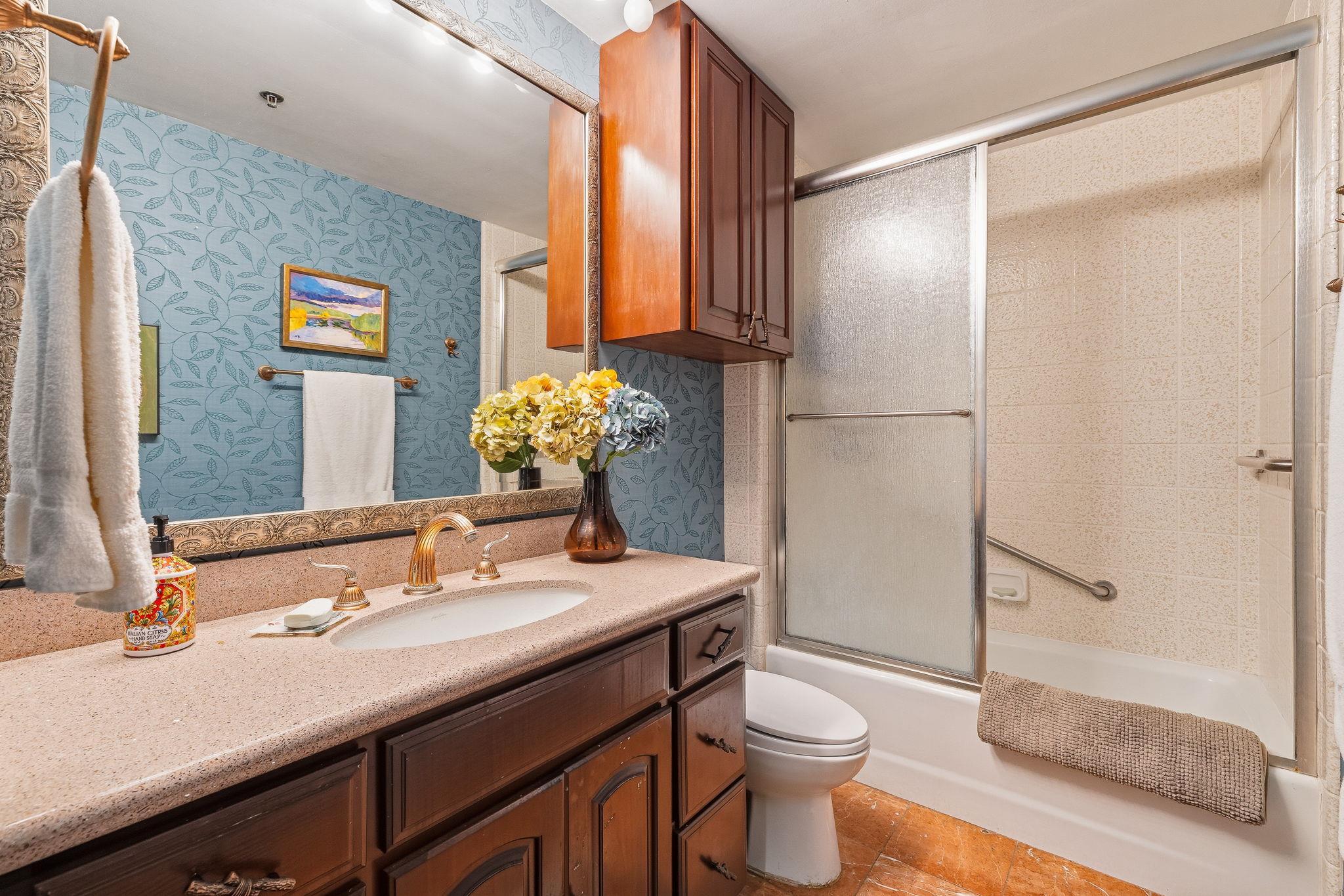 40 N Interstate 35 Highway N Austin TX 78701