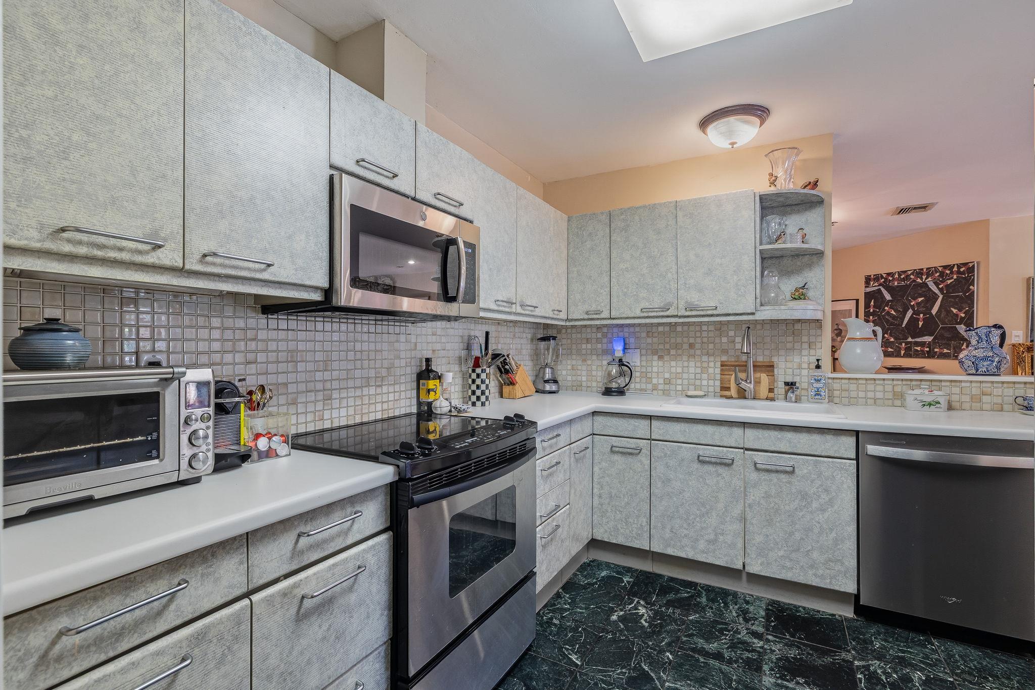 40 N Interstate 35 Highway N Austin TX 78701