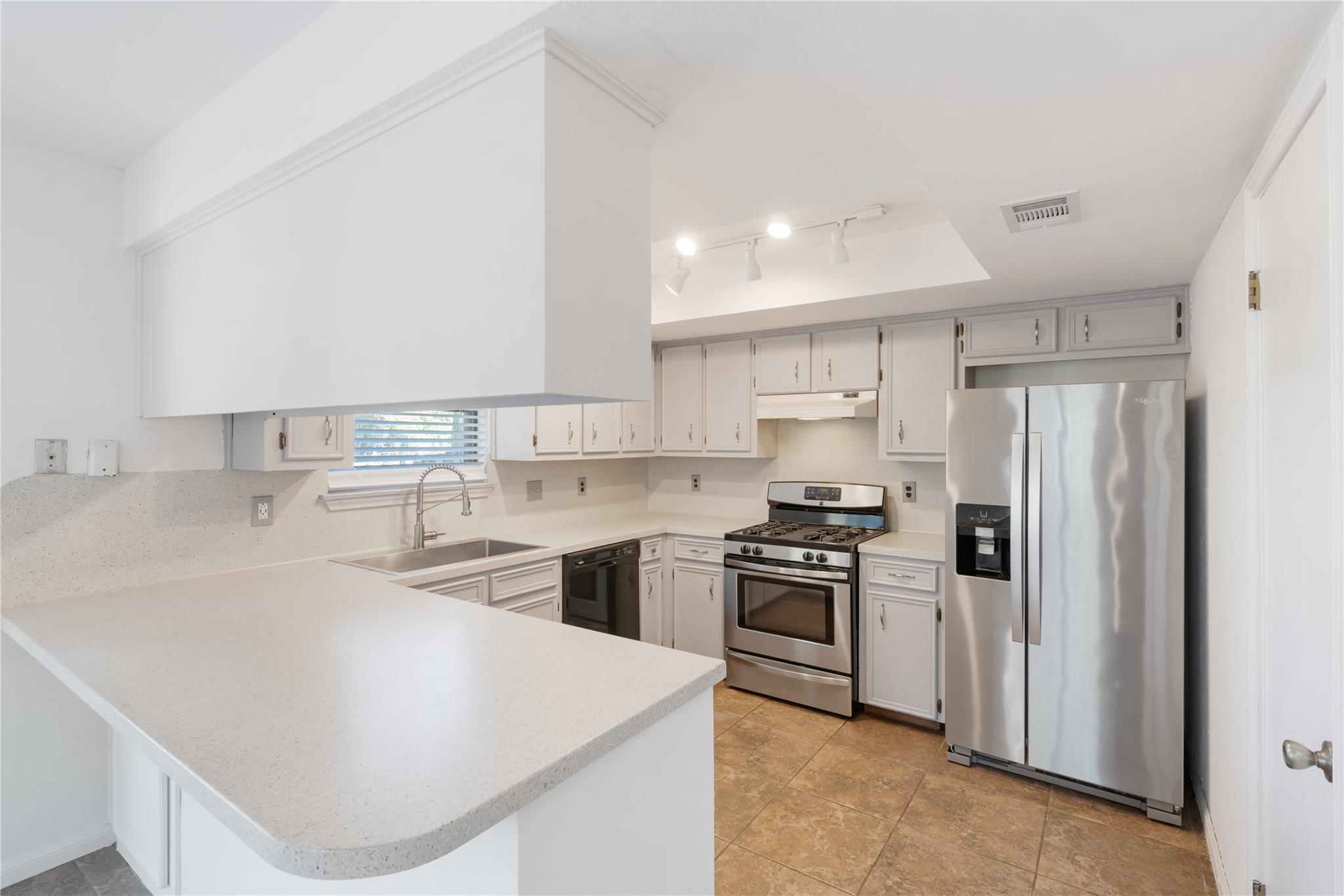 1504 Aquifer Cove Austin TX 78746