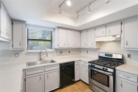 1504 Aquifer Cove Austin TX 78746