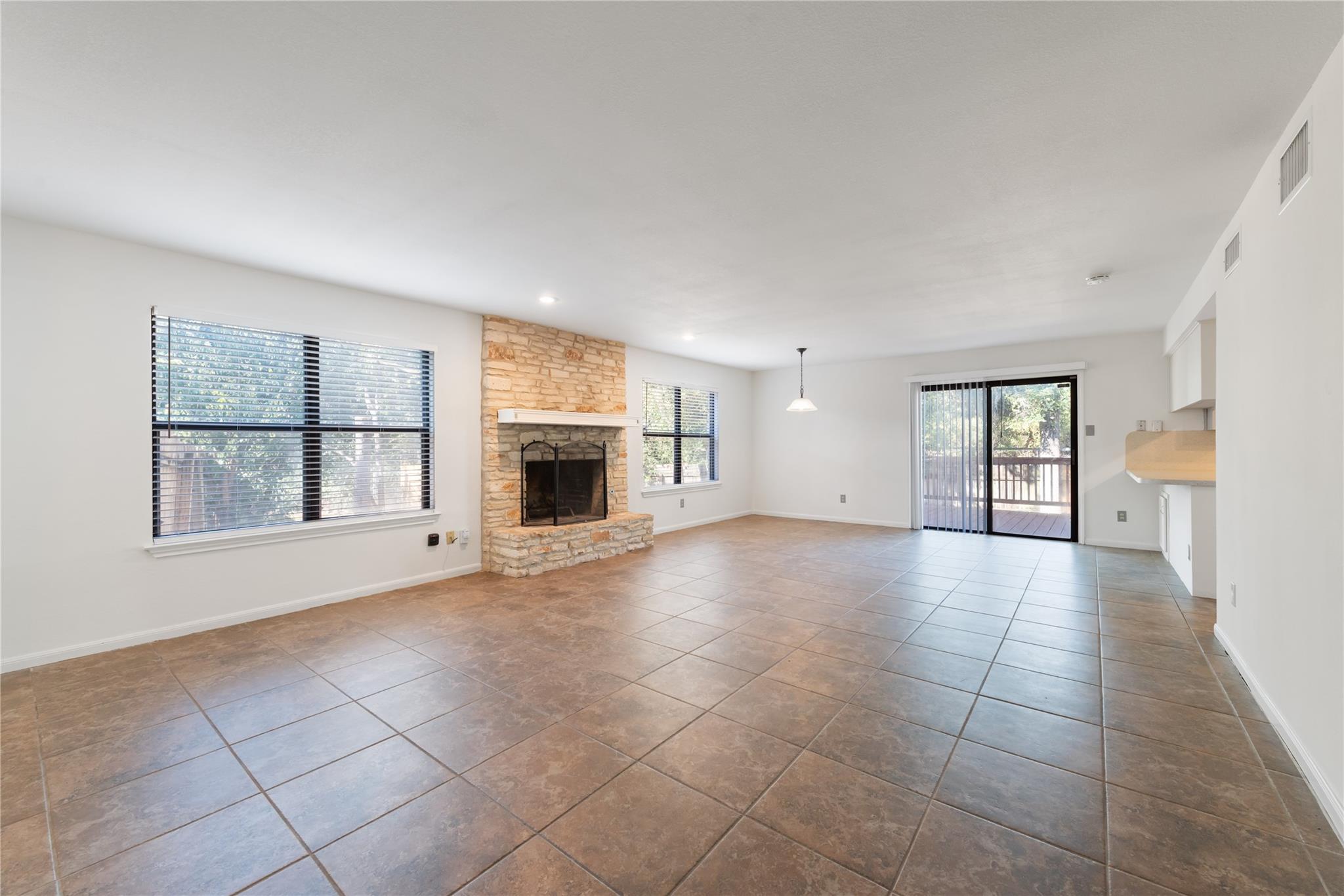 1504 Aquifer Cove Austin TX 78746