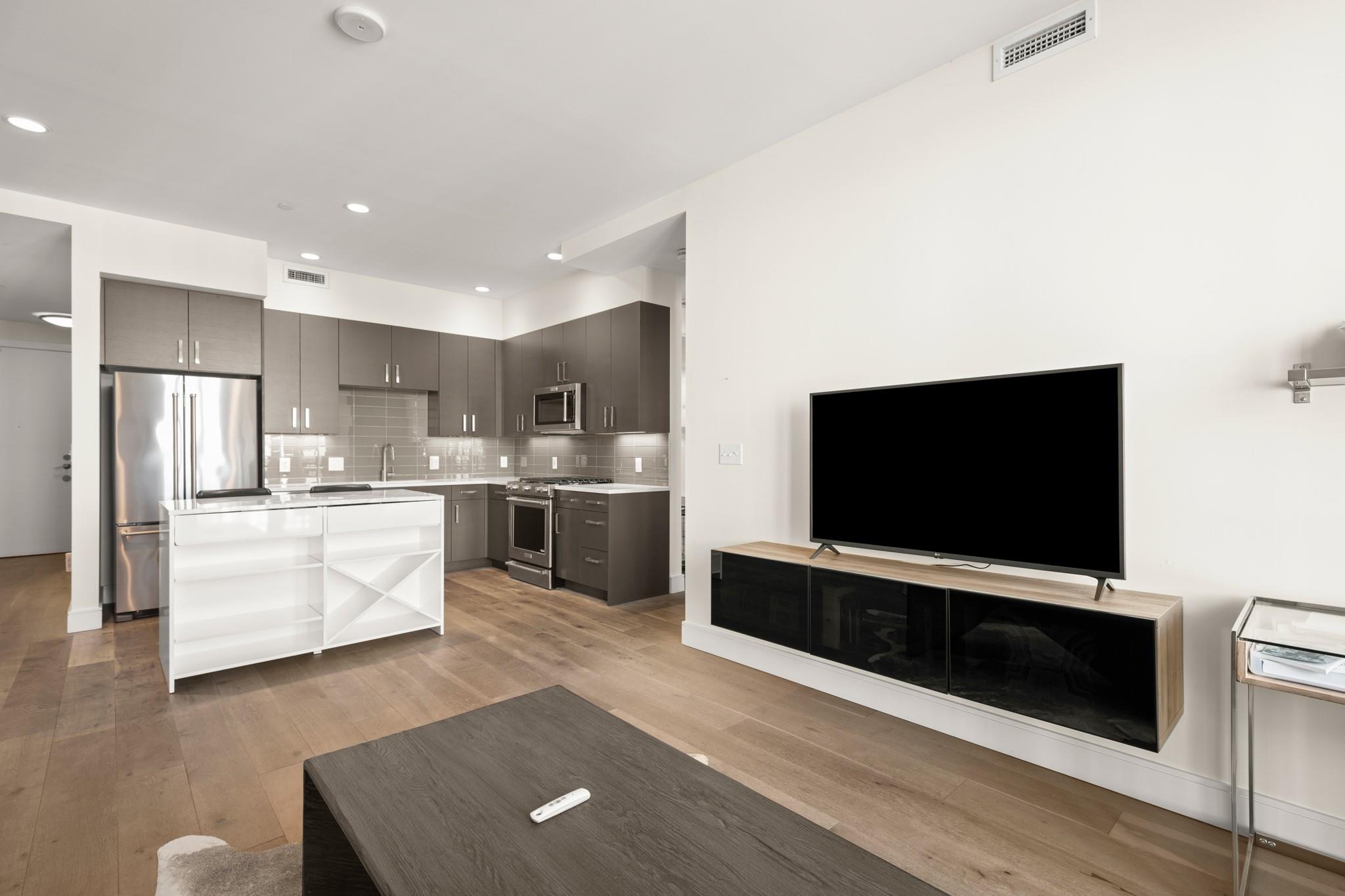 222 West Avenue Austin TX 78701