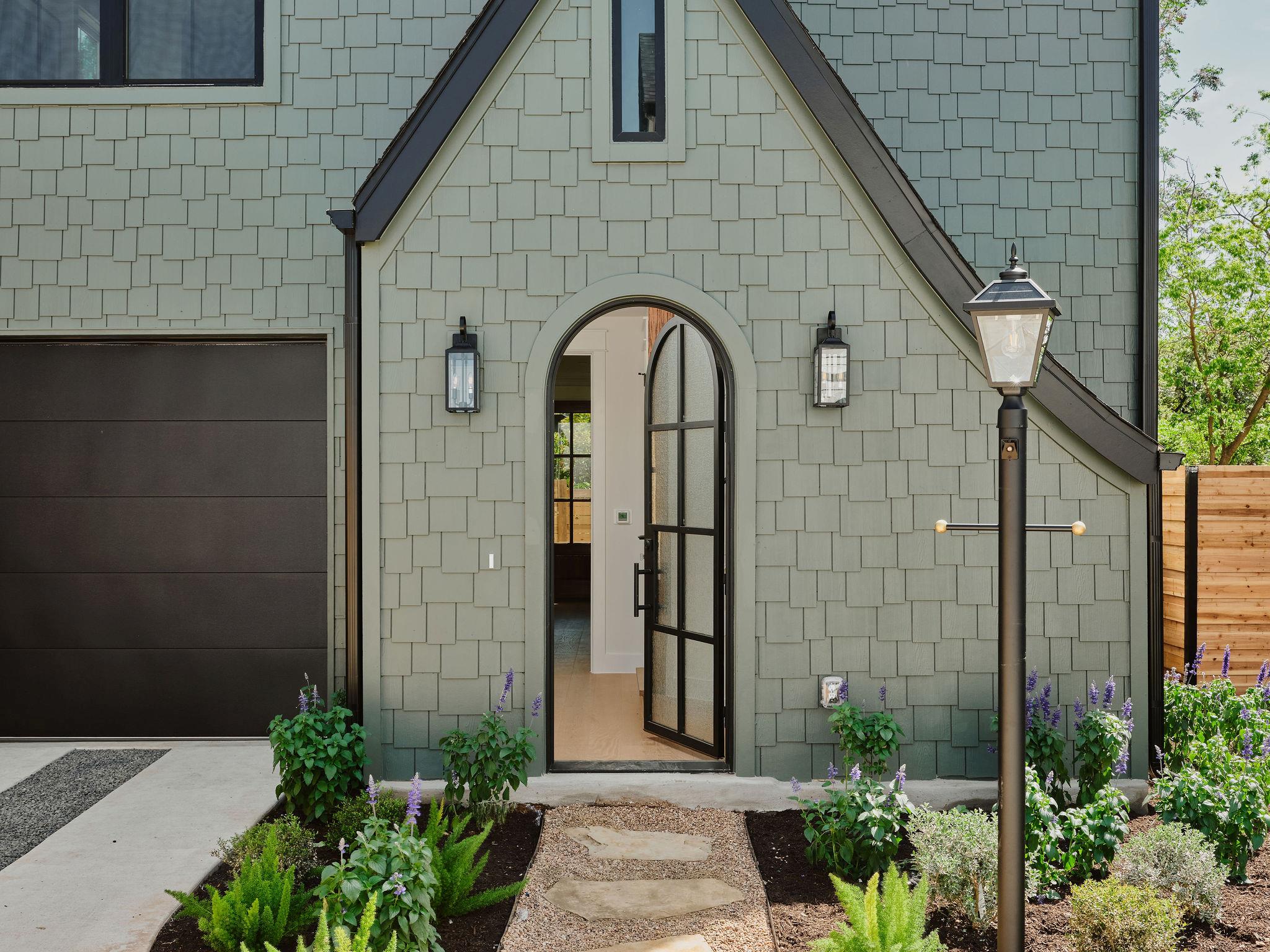 1037 Nile Street Austin TX 78702