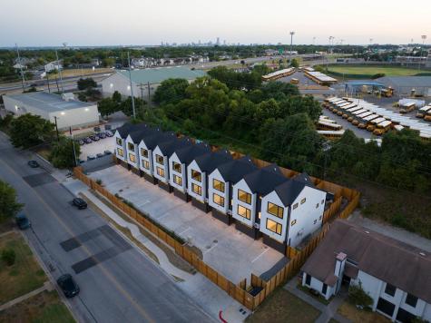 7104 Creekside Drive Austin TX 78752