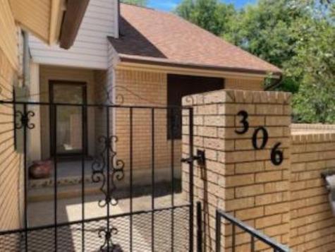 306 S Arnold Street Lampasas TX 76550