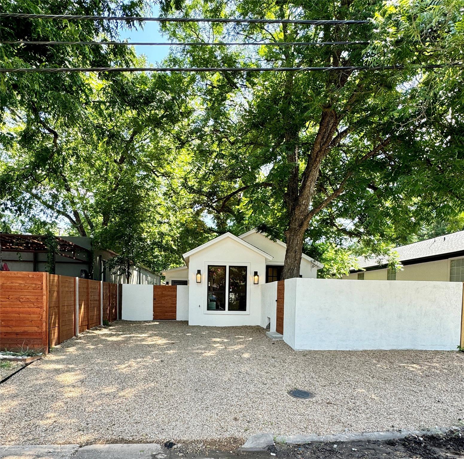2519 E 4th Street Austin TX 78702