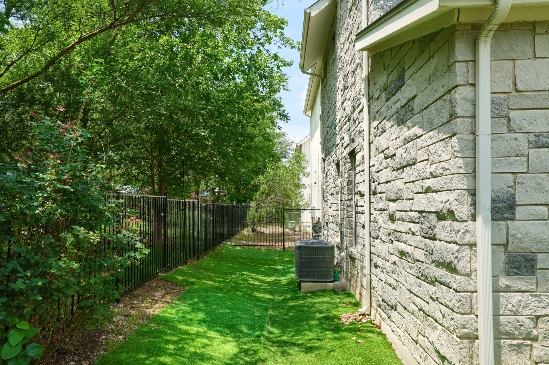 2624 Metcalfe Road Austin TX 78741