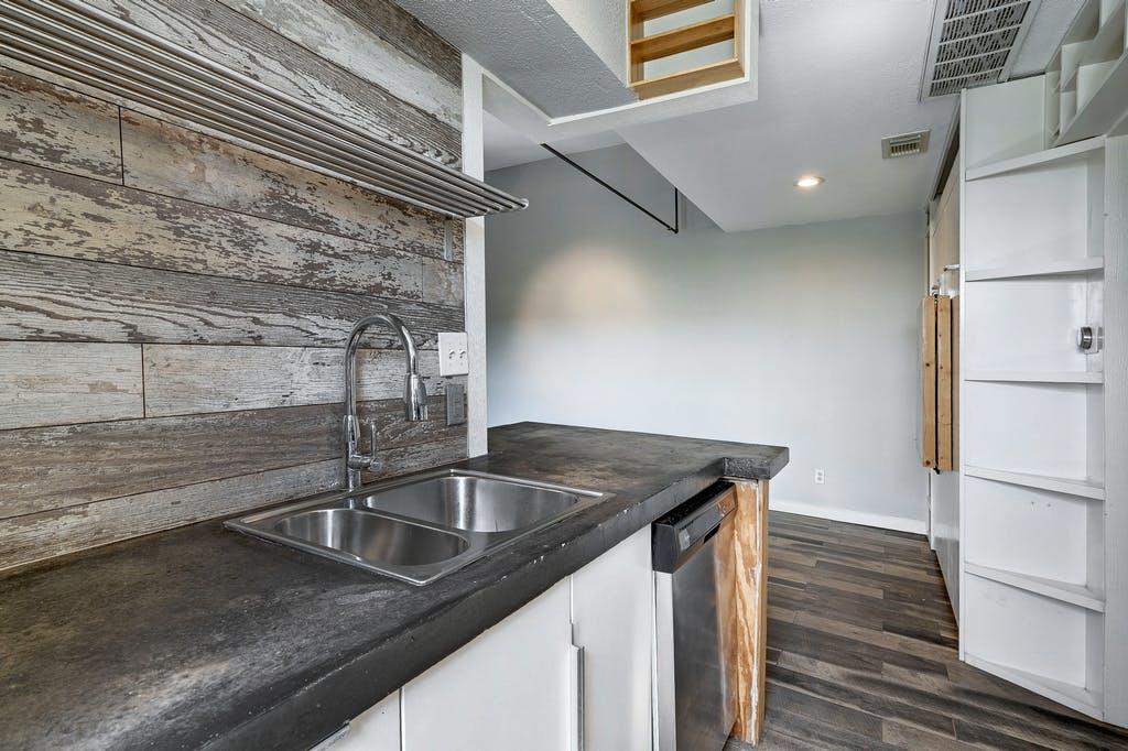 6903 Deatonhill Drive Austin TX 78745