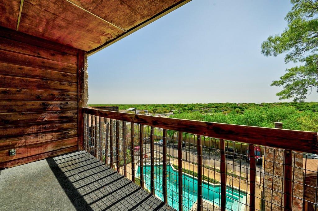 6903 Deatonhill Drive Austin TX 78745
