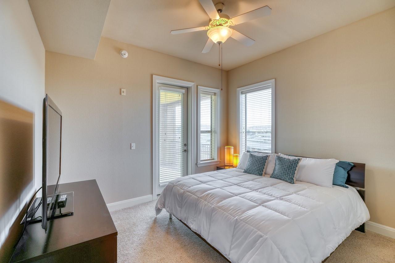 101 W Bank Horseshoe Bay TX 78657