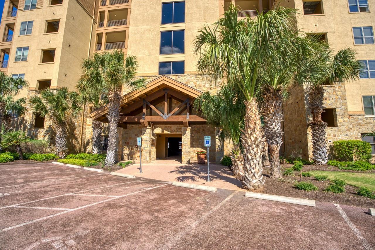 101 W Bank Horseshoe Bay TX 78657