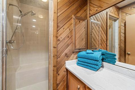 537 Venture Boulevard S Point Venture TX 78645