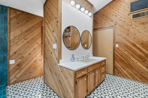 537 Venture Boulevard S Point Venture TX 78645