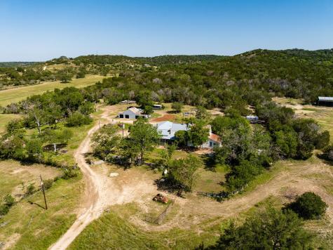 684 Stoneleigh Road Center Point TX 78010