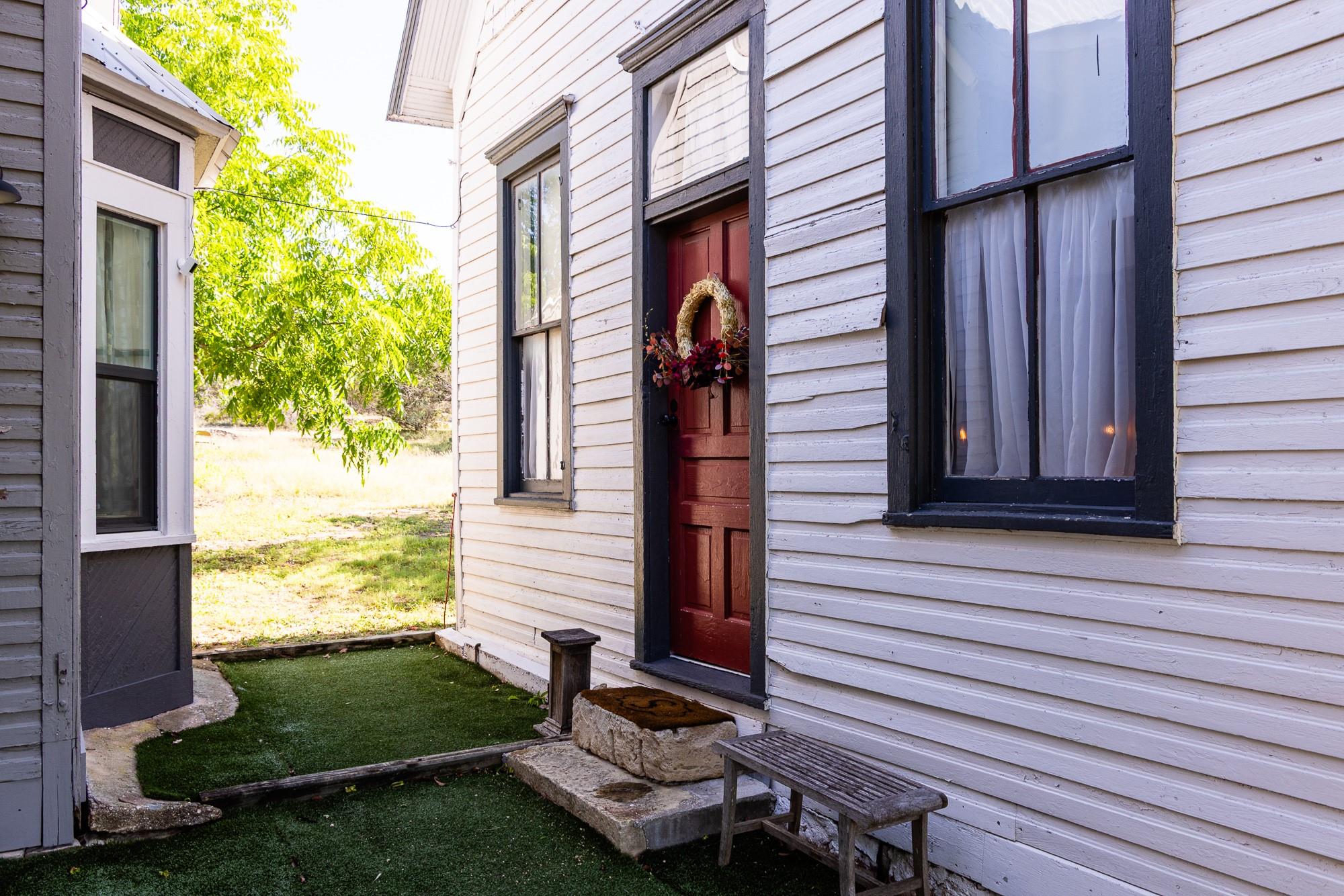 684 Stoneleigh Road Center Point TX 78010