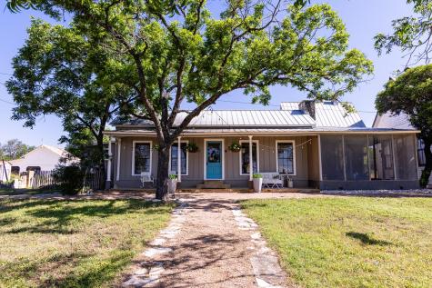 684 Stoneleigh Road Center Point TX 78010