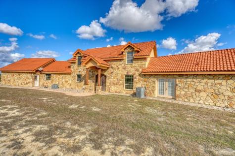 8256 S Us Highway 183 Briggs TX 78608