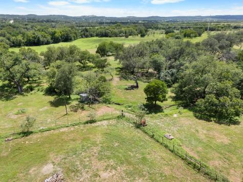 7866 County Road 404 Spicewood TX 78669