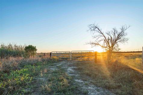 3191 County Road 463 Elgin TX 78621