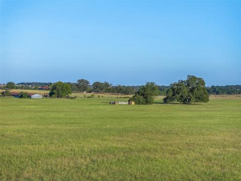 3419 County Road 309 Lexington TX 78947
