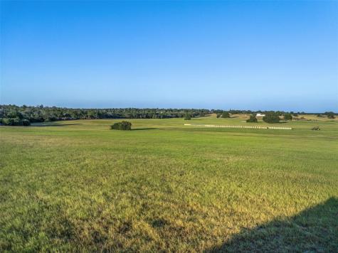 3419 County Road 309 Lexington TX 78947