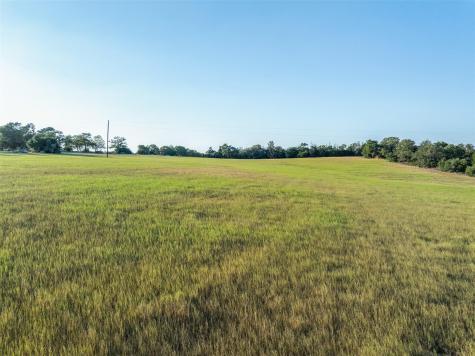 3419 County Road 309 Lexington TX 78947