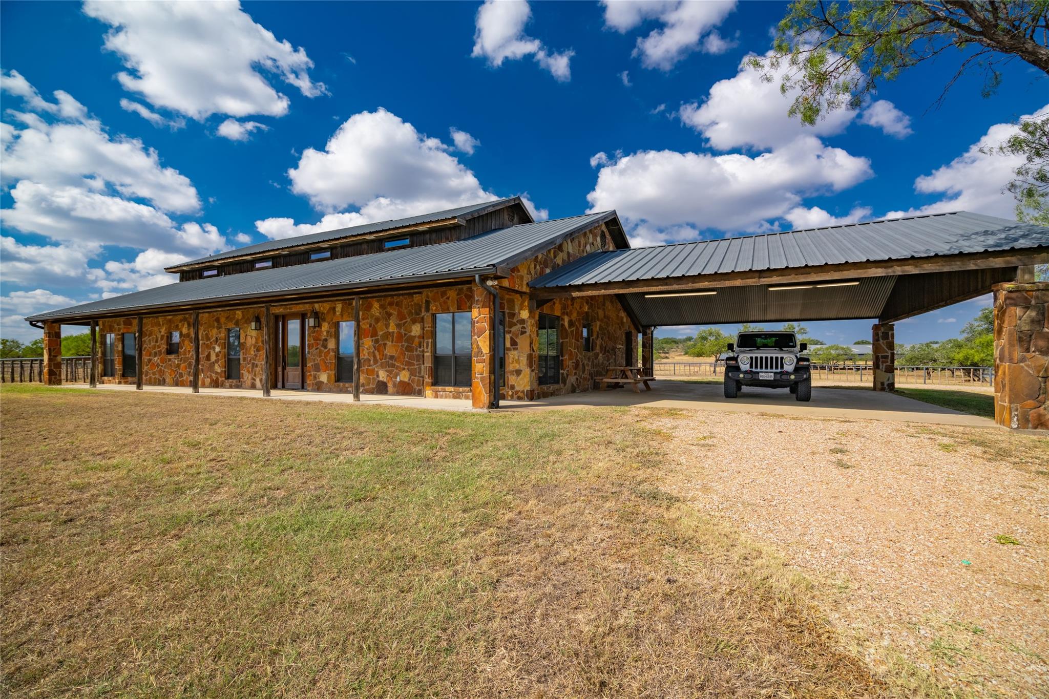 3019 S Highway 16 Llano TX 78643