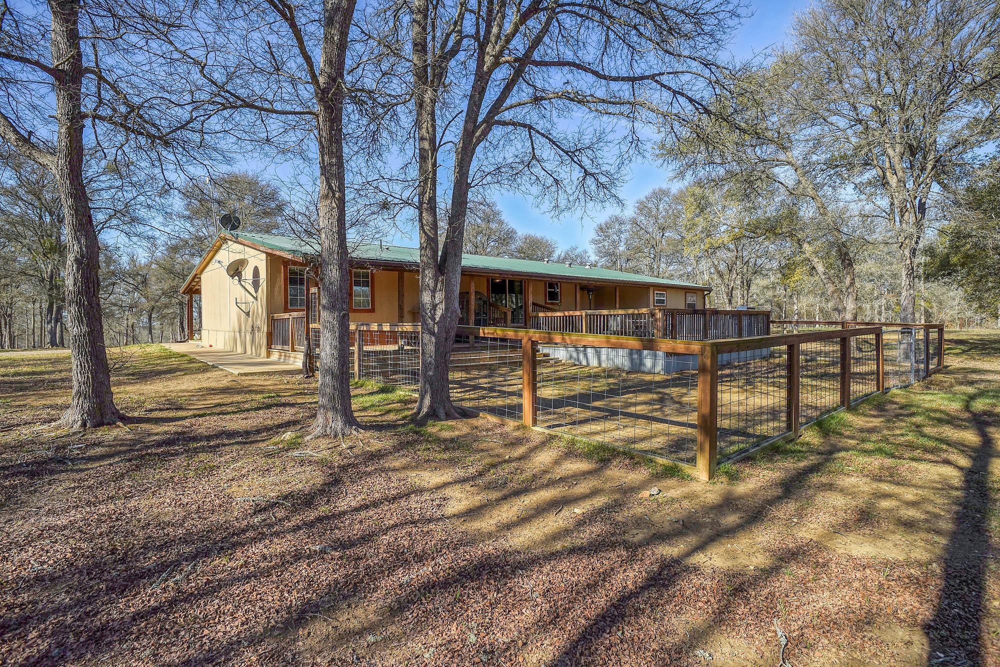 1675 Watterson Road Red Rock TX 78662