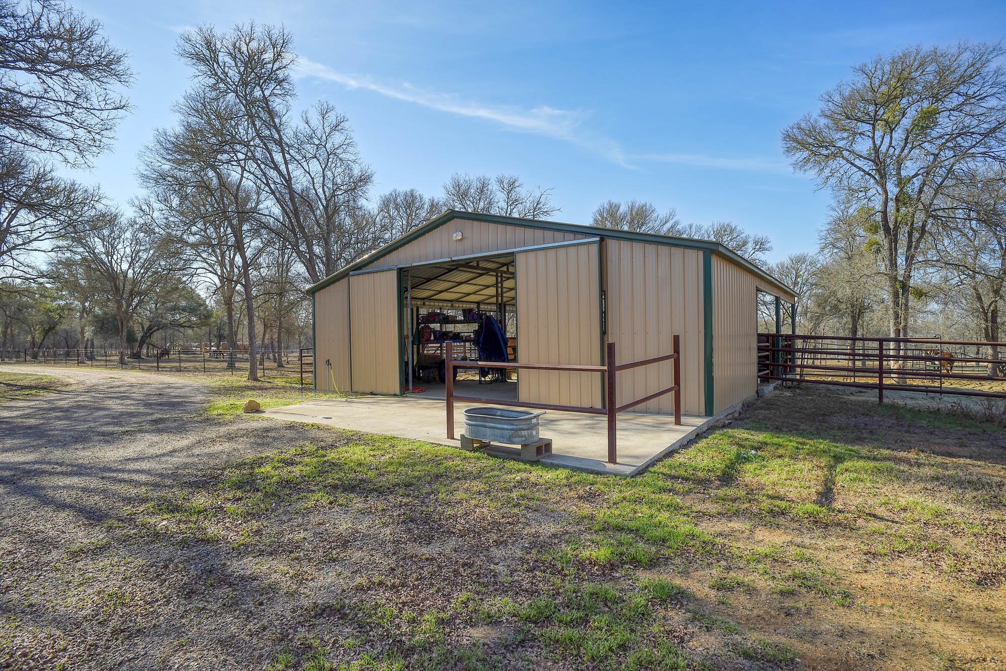 1675 Watterson Road Red Rock TX 78662