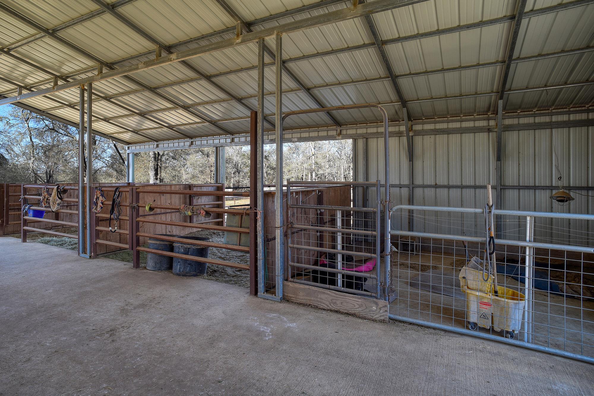 1675 Watterson Road Red Rock TX 78662