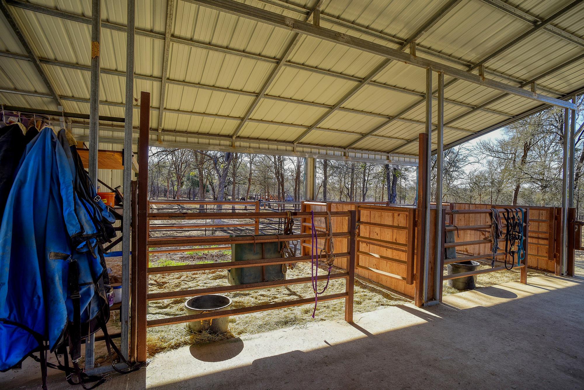 1675 Watterson Road Red Rock TX 78662