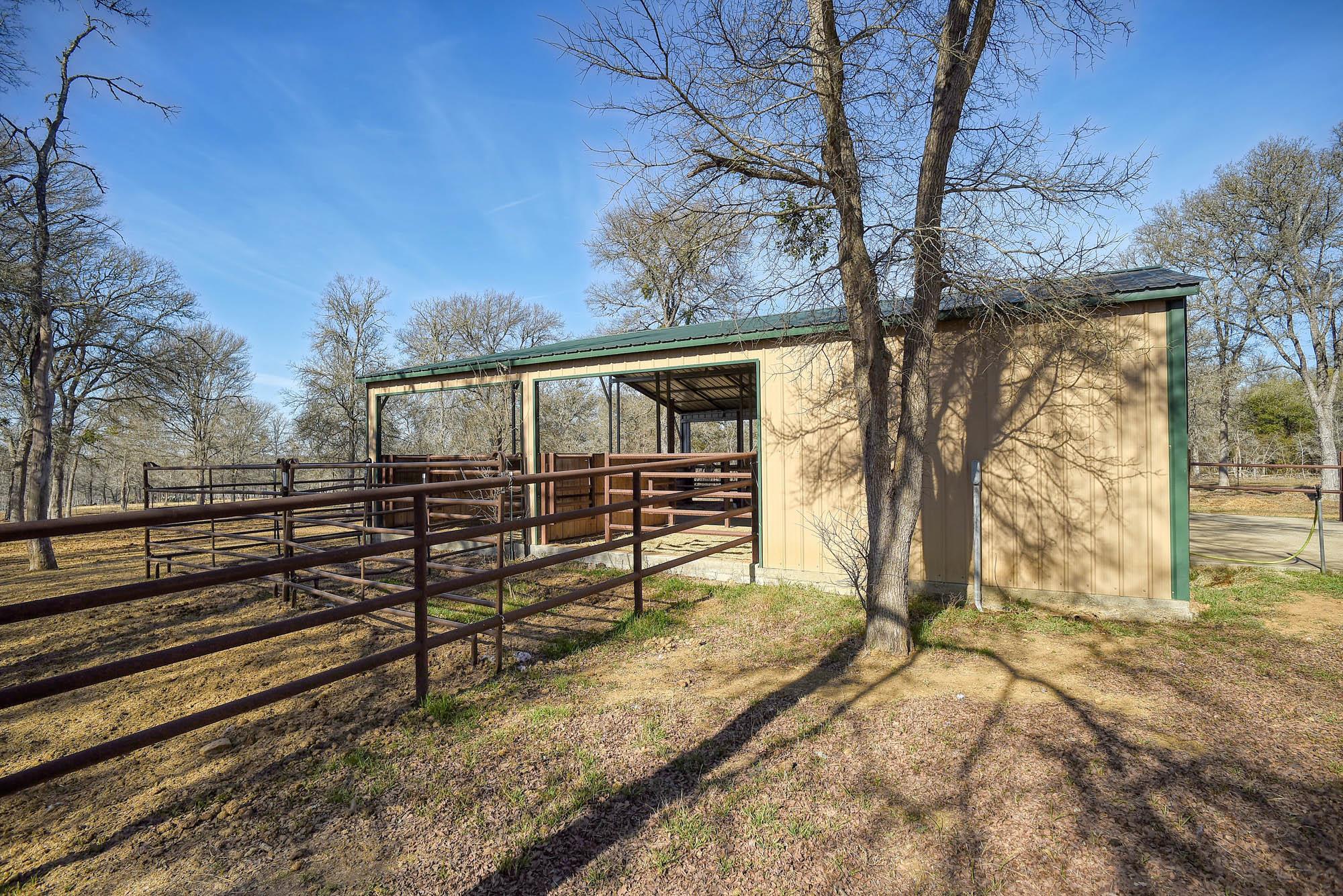 1675 Watterson Road Red Rock TX 78662