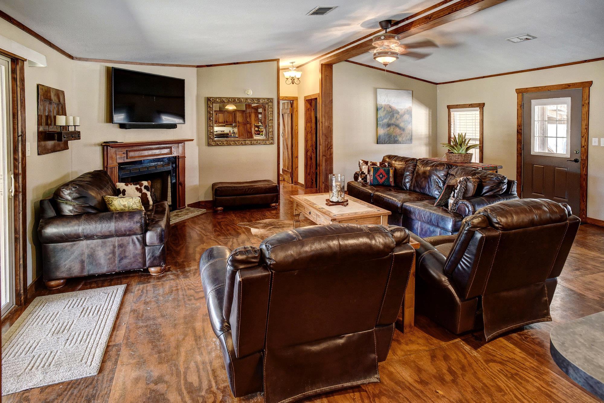 1675 Watterson Road Red Rock TX 78662