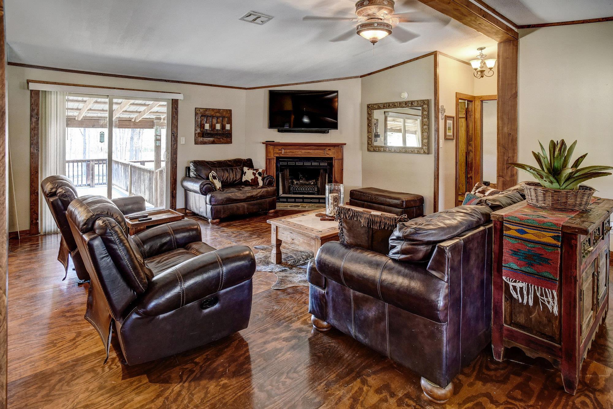 1675 Watterson Road Red Rock TX 78662