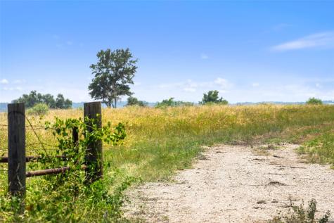 3575 Westwood Road Lockhart TX 78644