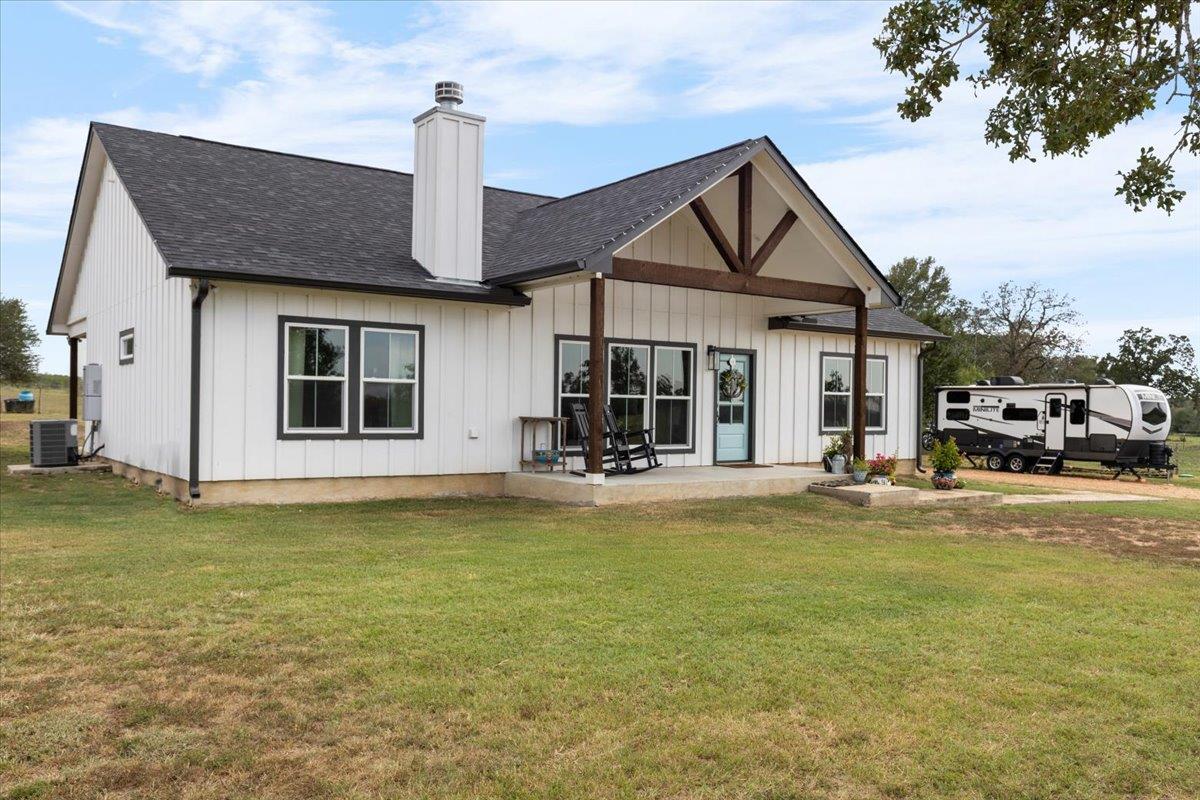 3389 Sparta Field Road Waelder TX 78959