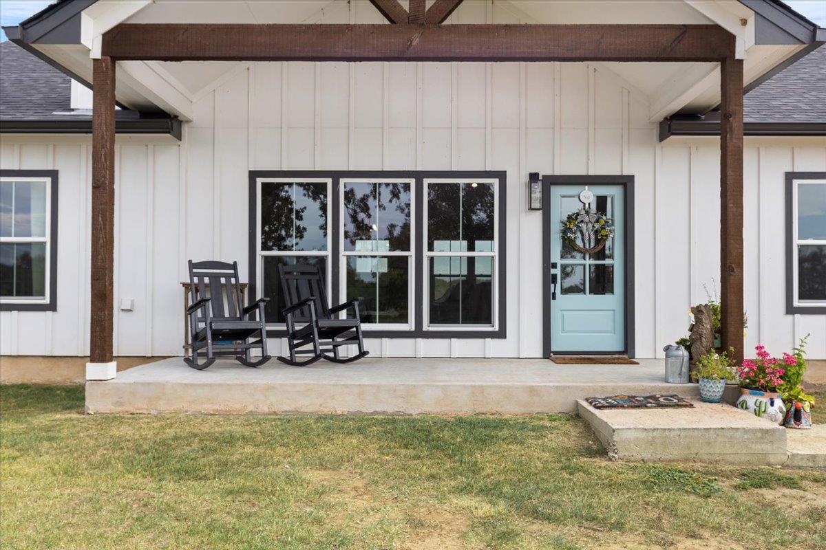 3389 Sparta Field Road Waelder TX 78959