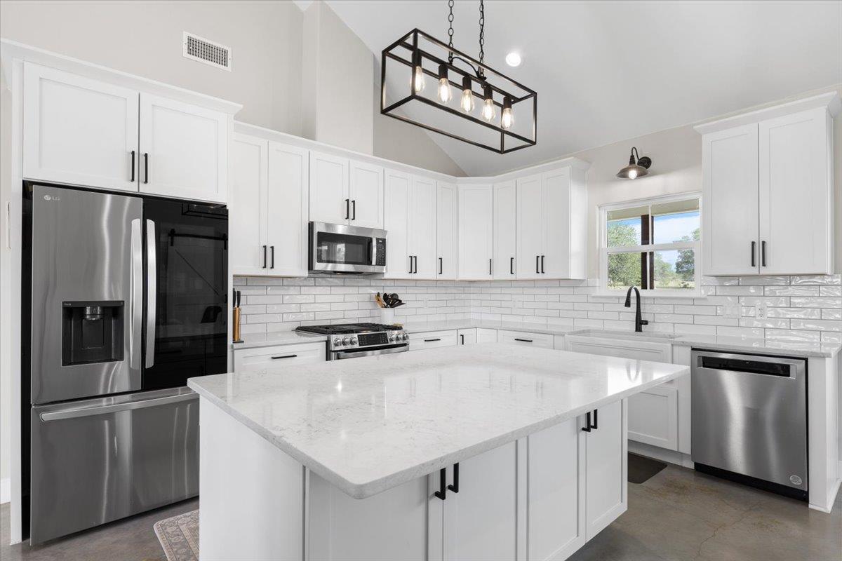 3389 Sparta Field Road Waelder TX 78959